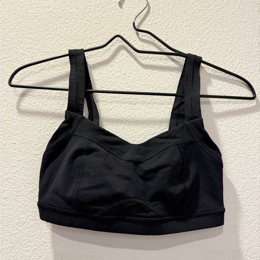 Black Lululemon Women's Sports Bra